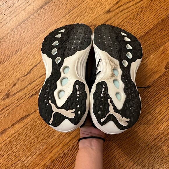 Puma running shoes - Picture 3 of 7